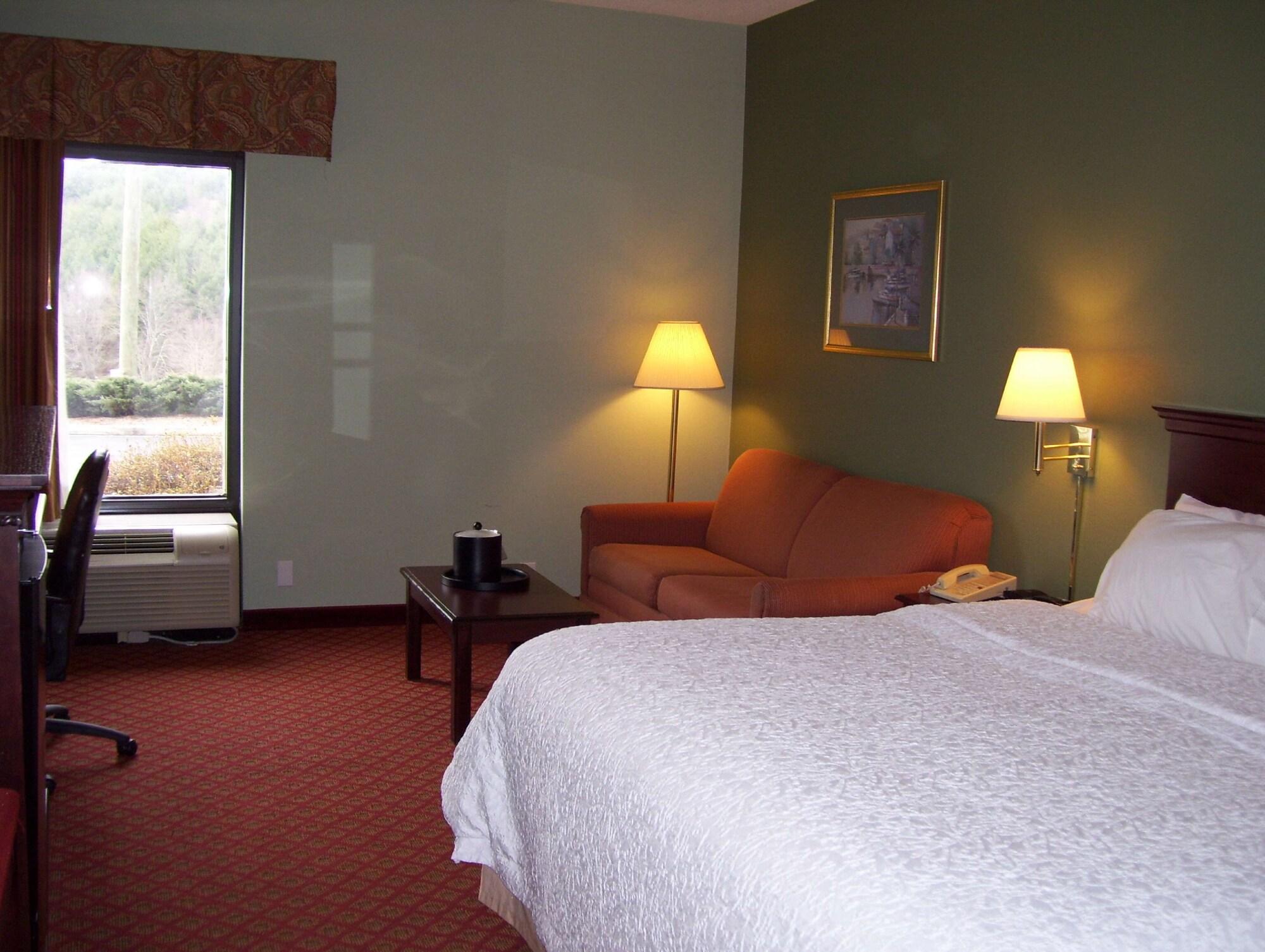 Hampton Inn - Hillsville Exterior photo